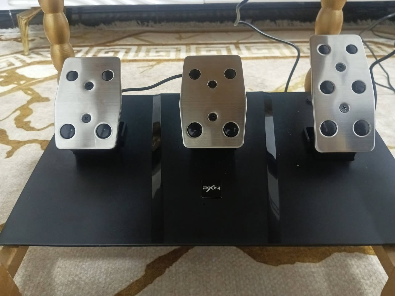 السلام عليكم
بلي4سلم مصلح فقط عدسه مابي اي مشكله 400كيكا +هارد ذاكره 1تيرا
ودركسونV9الجيل الاول استعمال يومين فقط 

+2جوستك 
5اقراص جي تي اي +فيفا 23و21 وماينكرافت+وذا كرو 
ويو بي اس 900فولت
مكاني نجف الاشرف مجمع الاميرات 2
رقمي واتس ***********
