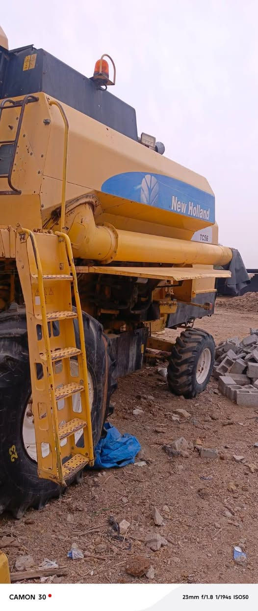 سلام عليكم عندي حاصوده نيهولند مودبل 2006نضيفه يريد يتصل ***********
