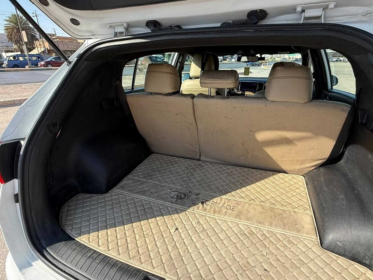 نللبيع فقط سبورتنج مديل 19فول ماعدا الفتحه خليجي جاهزه كفاله عامه فقط بارد تحت قبق البانزين 
رقم بغداد دولي السعر 180 ورقه العنوان كربلاء 
***********
