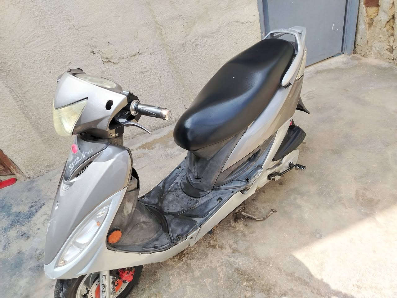 السلام عليكم دراجة كامكو جي فور مال حاوية مكفولة كفالة عامة من طول لطول كلشي بية شغال اي نقص مابية سعر 500 وبية مجال لشراي يتصل مكاني نجف ***********
