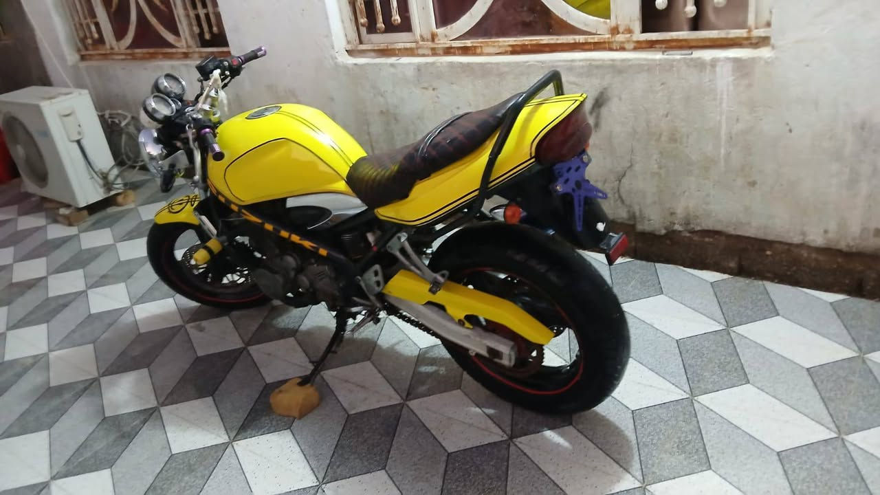 بانده ربع الدراجه نضيفه بيهه بس مكاتبه السعر مليون وميه للتواصل عبر الرقم ***********بي واتساب
