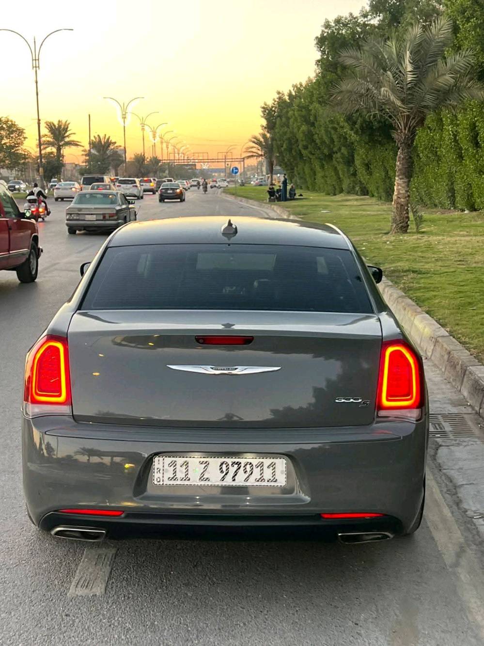 اوباما كرايسلر موديل 2019 300S
مكفولة بدون صبغ الحادث مرفق في الصور السيارة جديدة 
السيارة هزة وسنويه جديدة مابيه اي نقص كاملة 
