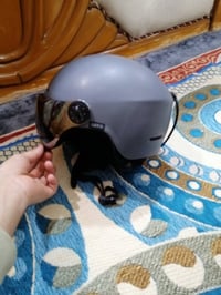 خوذة • قوية • شارع المعمل