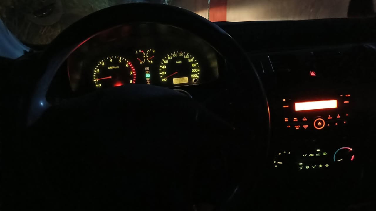 تریکان 2002 تەبرید تەدفئە بەطەی VVT گێڕ ئۆتۆماتیک یەک پارچە بۆیاخی پێوەیە سعری 70 تۆزێ مە جال  ***********
