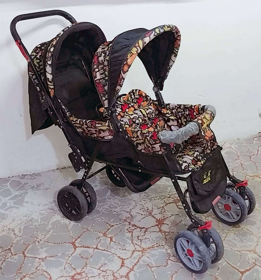 متاح عربانه مال اطفال ام نفرين بيهه نقص بس فرشه وحده مال الطفل الوره ومبينه بالفيديو نظيفه ومابيهه كسر السعر (45)  الف
مكاني بغداد الشعله  
***********
***********.   (واتساب)
