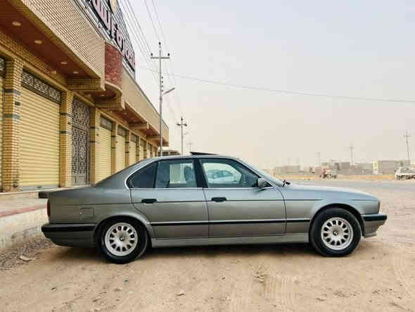 بي ام موديل 91مسكر تك فانوص سياره جاهزه من كلشي اخير من الله تبريد تخم تاير باتري جديد حداديه جديده اي نقص مابيه تواصل خاص او واتساب او تصال ***********
