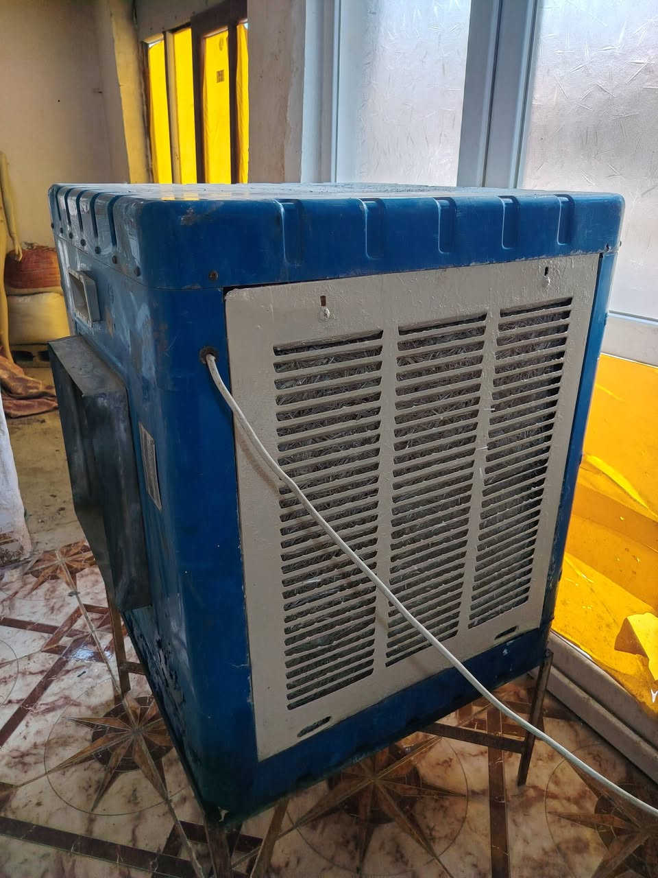 مبرده سوبر الكيترك حجم ثنين اونص
جل مالهه جديد عراقي واتر بم جديد سرعه وحده تشتغل مولد وطني أقل الأمبير تسحب السعر85الف بيهه مجال قليل
***********
