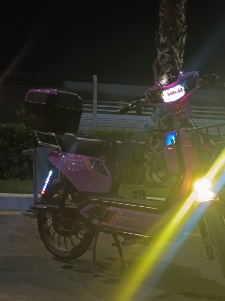 شباب دراجه للبيع خمس بطاريات بعده جديده بس بيه عطل واحد الملف عاطل التواصل خاص الشراي فقط ***********

