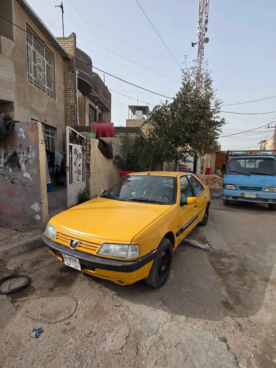 السلام عليكم بيجو GLX موديل2010 للبيع ولمراوس مكان الشعب سعر 24 عليها غرامات 200 ينزل من السعر صدرها شويه تعبان مكينه كير ما بيهن شي رقم بغداد الماني ***********
