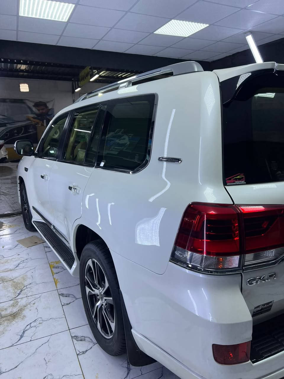 السلام عليكم
لاندكروز 2017 بريم اصل 
مكفوله كفالة عامه عدا 3 اصابع بارد PDR 
ماشية 134
فول 
بصمه 
كامرات 
فتحه 
جنطة كهرباء 
حساسات امامي + خلفي + جانبي 
بعد مواصفات معروقة 
السعر 495 ورقة 
العنوان كربلاء 
***********
