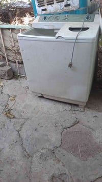 للبيع سعر ٥٠ 07817722169