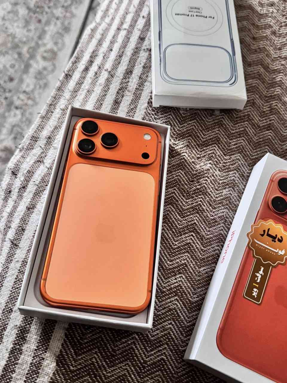 ايفون 17 برو ماكس بعده ضمان بي
جديد بالكارتون بعده الباب ثاني مو الاصلي
كارتون شاحنه كامل كله جديد ممستخدم
 السعر راسلني وتدلل 
مكاني كركوك شارع القدس


**إذا كنت صاحب هذا الإعلان وتريد حذفه لأي سبب، رجاءا أرسل رسالة إلى الدعم الفني**