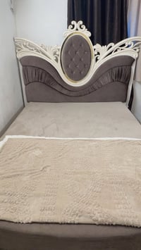 غرفة تركية • نظافة ٩٠% • بسماية