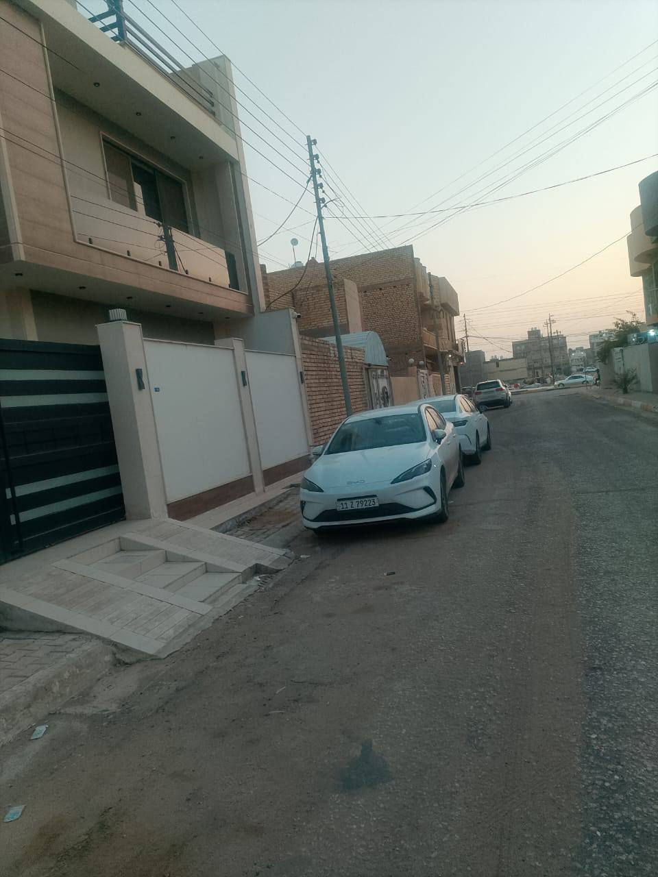 قطعة بمكان مميز بحي الانتفاضة الأولى ٢٠٠ م٢ للبيع السعر ٤٢٥ مليون مكلف بالنشر للتفاصيل الاتصال ***********
