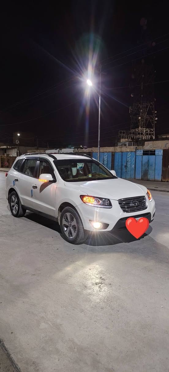 سلام عليكم شباب سياره سنتافي 2012 بدون كصه بيه صبغ فقط بل جاملغ الخلفي الوره صدر سياره نضيفه تادفه تبريد ثلج كشن كهربائي مري شفط سبعه راكب تبريد 3 قطع شغال حداديه 80％ طخم تاير كير مكينه بل جيس كهربائيات كله شغاله ما تصرف عليه ربع سعر 80 وبيه مجال العماره ***********
