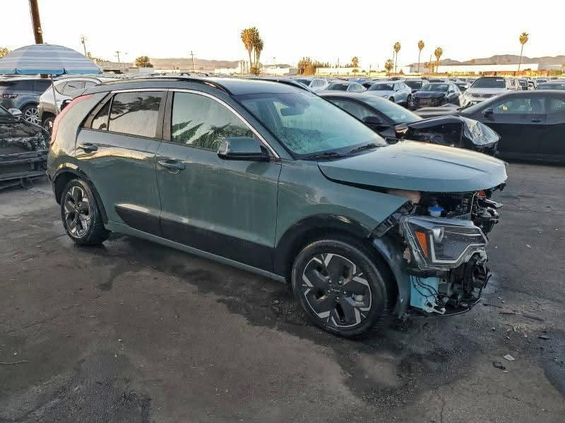 🚗 للبيع | كيا نيرو 2024 كهربائية بالكامل ⚡
✨ موديل: 2024
⚡ كهرباء بالكامل
✅ حادث طخة خفيفة بل بجم  فقط
🎨 لون مميز وجذاب
🛡️ إيرباك الستيرن وإيرباك الرجل فقط طاك 
📍 السيارة موجودة في عمان الحرة
💰 السعر: 8,500 دولار  وبيه مجال 
عنواني الاعظمية شارع عمر بن عبد العزيز مقابيل صيدلية الباخرة
📞 للتواصل: ***********
