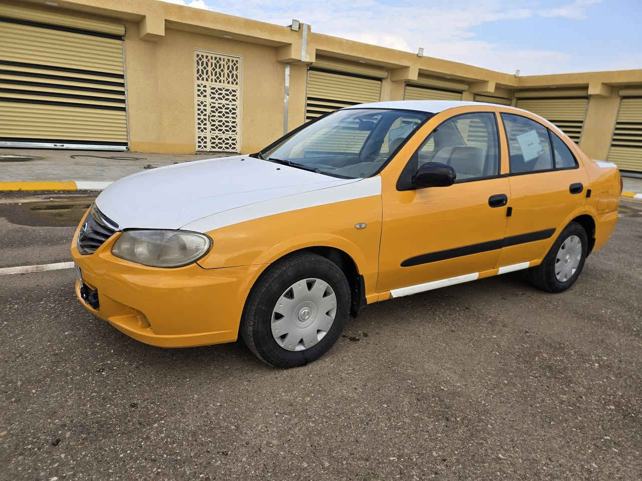 السلام عليكم
نيسان سني للبيع 
2011 مؤسسه 
رقم بغداد تحويل شوكت متريد 
السياره بيها طخه خفيفه من ورا بدايه الجاملغات ومصبوغه الجاملغات ثنينها هيه والجنه بدووون دواخل 
كير محرك صدر كلها كفاله 
السياره خير من الله ونضيفه كلش 
تجي وتشوف بعينك
مكاني الانبار حديثه 

السعر واي استفسار 
اتصال ع الرقم 
مكلف بالنشر خاص ماجاوب 
هاذه رقم صاحب السياره 

***********
