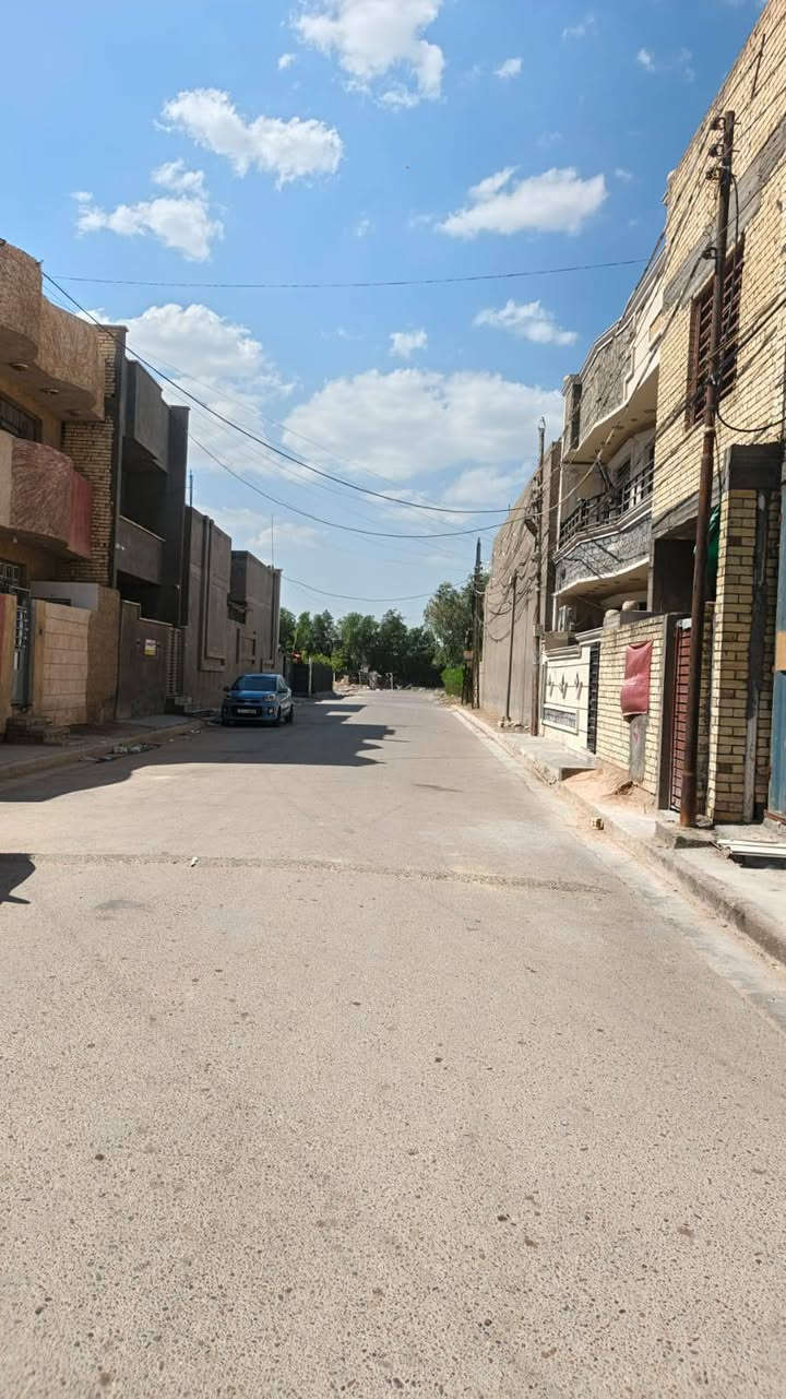 السلام عليكم رفت للبيع المساحه ١٠٠م ////// كامل من ماء وربط مجاري والمنطقه مبلطه العنوان الامين منطقة القلعه الزراعي للأتصال ***********
