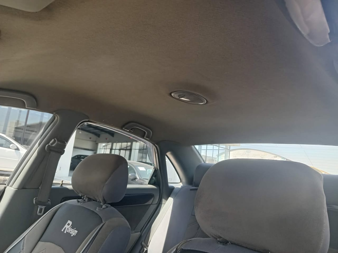 السلام عليكم للبيع اوبترا  2007 سيارة بدون صبغ كير توماتيك كير محرك شرط رقم نينوى اجنبي سنوية جديدة تبريد تدفئة تحويل وكالة بشرط السيارة باسمي سيارة كاملة مابيها اي نقص مكان السيارة موصل الايسر 
السعر 80 وبيها مجال 
***********
