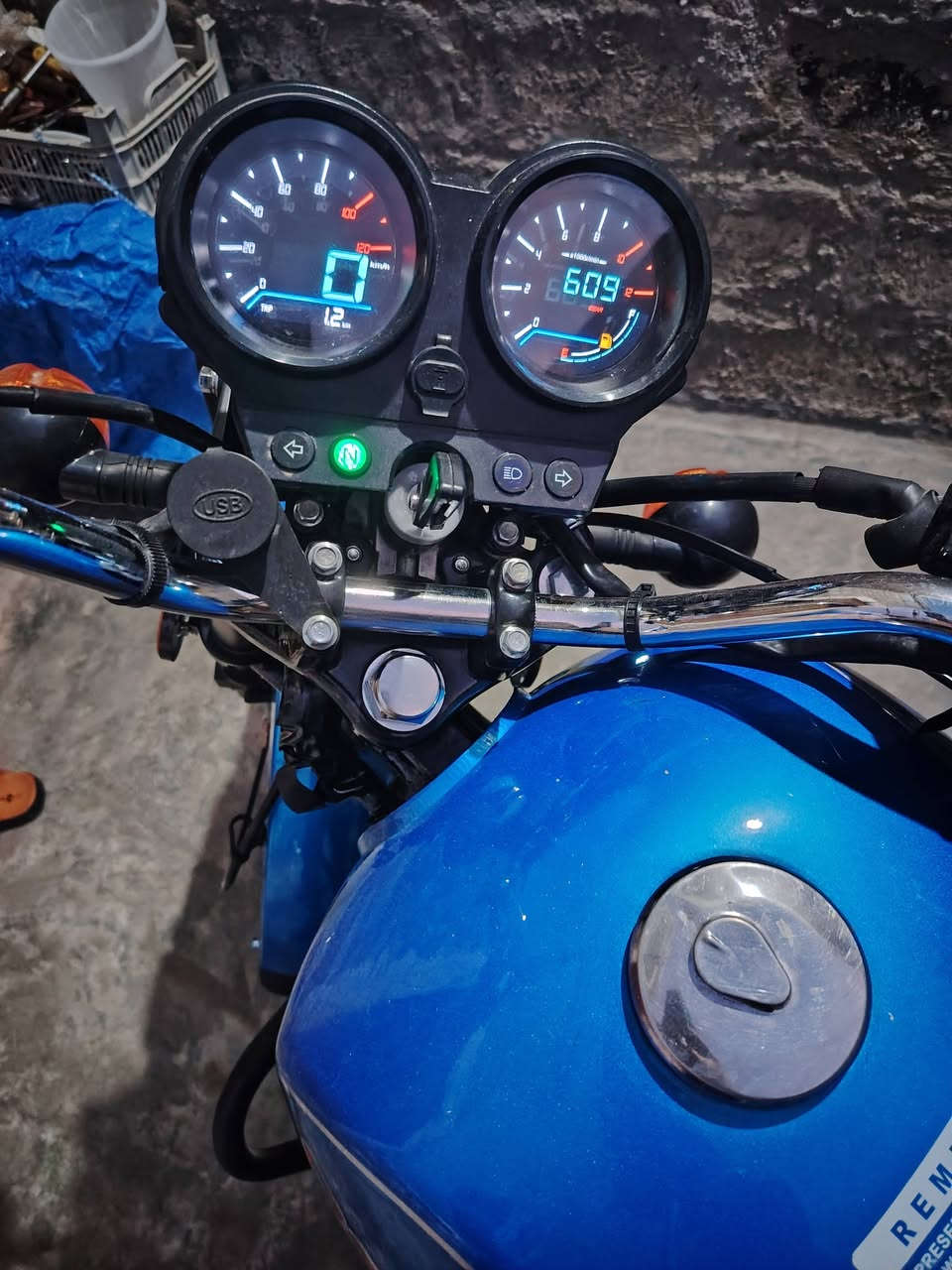 للبيع  دايوان موديل 2025 أوراق سحب المكان دلي عباس الشوهاني ***********
