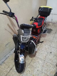 للبيع عندي هاي الدراجه شحن ٦ بطاريات اخت الجديده بس يرادلها ملف مكاني ...