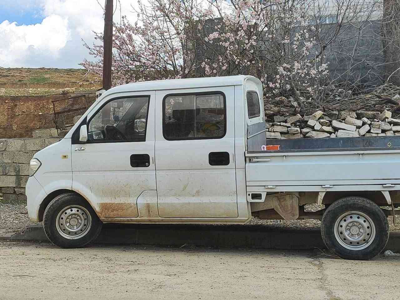 دۆنگفینگ  دەبڵ قەمەرە مۆدێل 2018 بێ بۆیاغ 
گۆڕینەوە بە کیا ابو عیون دەکەم یان دێر تاکونیو قەمەرە یان هەر شتێک بەدڵم بێ 

***********
*********** رانية, السليمانية
