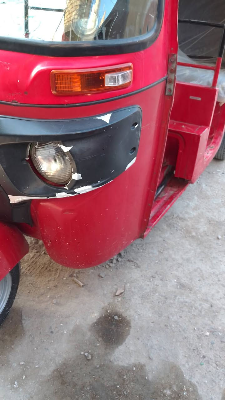 سلام عليكم  تكتك مكفوله منصبغ ولمعجون وراق صولي مديل 18 ***********
