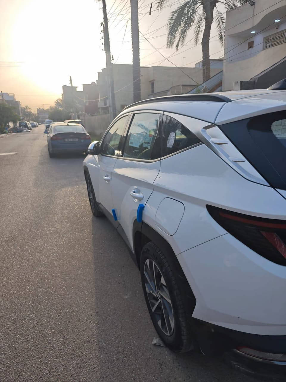 السلام عليكم
للبيع هونداي توسان 2024 خليجي استلام شركة السيارة جداً نظيفة وجديدة ومابيها اي مصرف 
ماشية 23 الف 
المواصفات 
كراسي كهرباء 
بردات خلفية 
بصمة تشغيل 
تشغيل عن بعد 
شاشة كبيرة 
كامرة دوارة 
حساسات امامية 
حساسات خلفية 
ايباد شاشة 
داخل بيجي 
تحكم ستيرن 
مثبت سرعة 
وباقي مواصفاتها معروفة 
مكان السيارة بغداد الكرخ بيها شخط الجاملغ الخلفي 
السعر الملطوب 220 ورقة وبيها مجال بسيط  
للاستفسار اكثر 
***********
