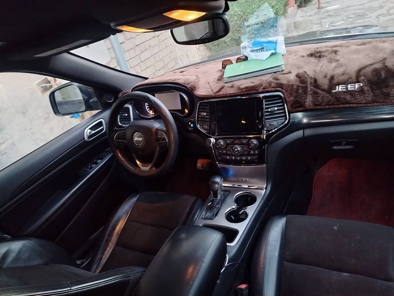 السلام عليكم جيب 2019 شيروكي  وارد امريكي مكفوله ماعدا دعاميه اماميه بيها صبغ  مكينه كير مكفوله تخم تاير سياره مابيها اي نقص مكاني بغداد الدورة مراوس ترهم سعر250 وبيها مجال هذا رقم تليفون***********
