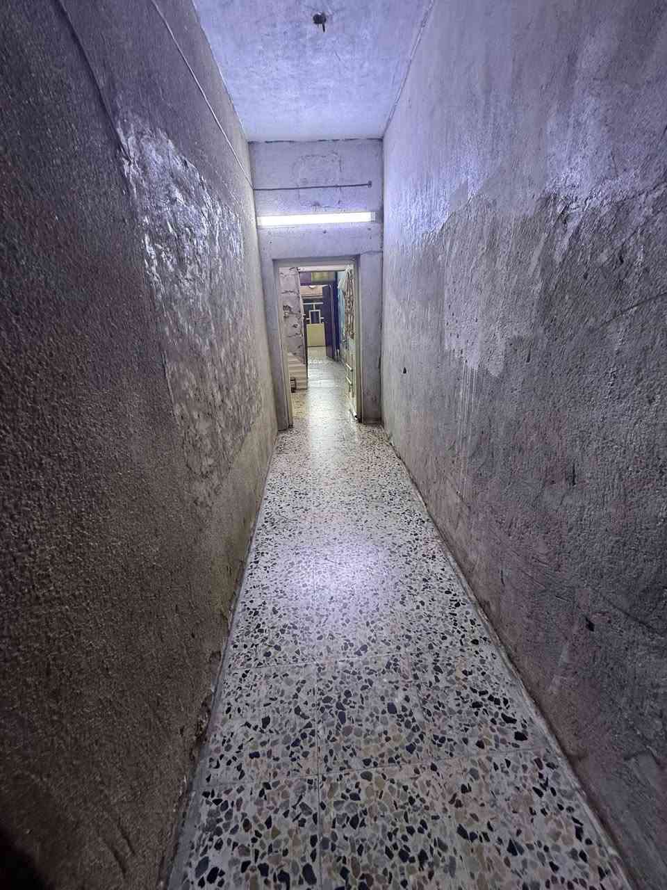 سلام عليكم بيت للبيع مساحة 100متر قاطين السعر 115رقم واتساب ***********
