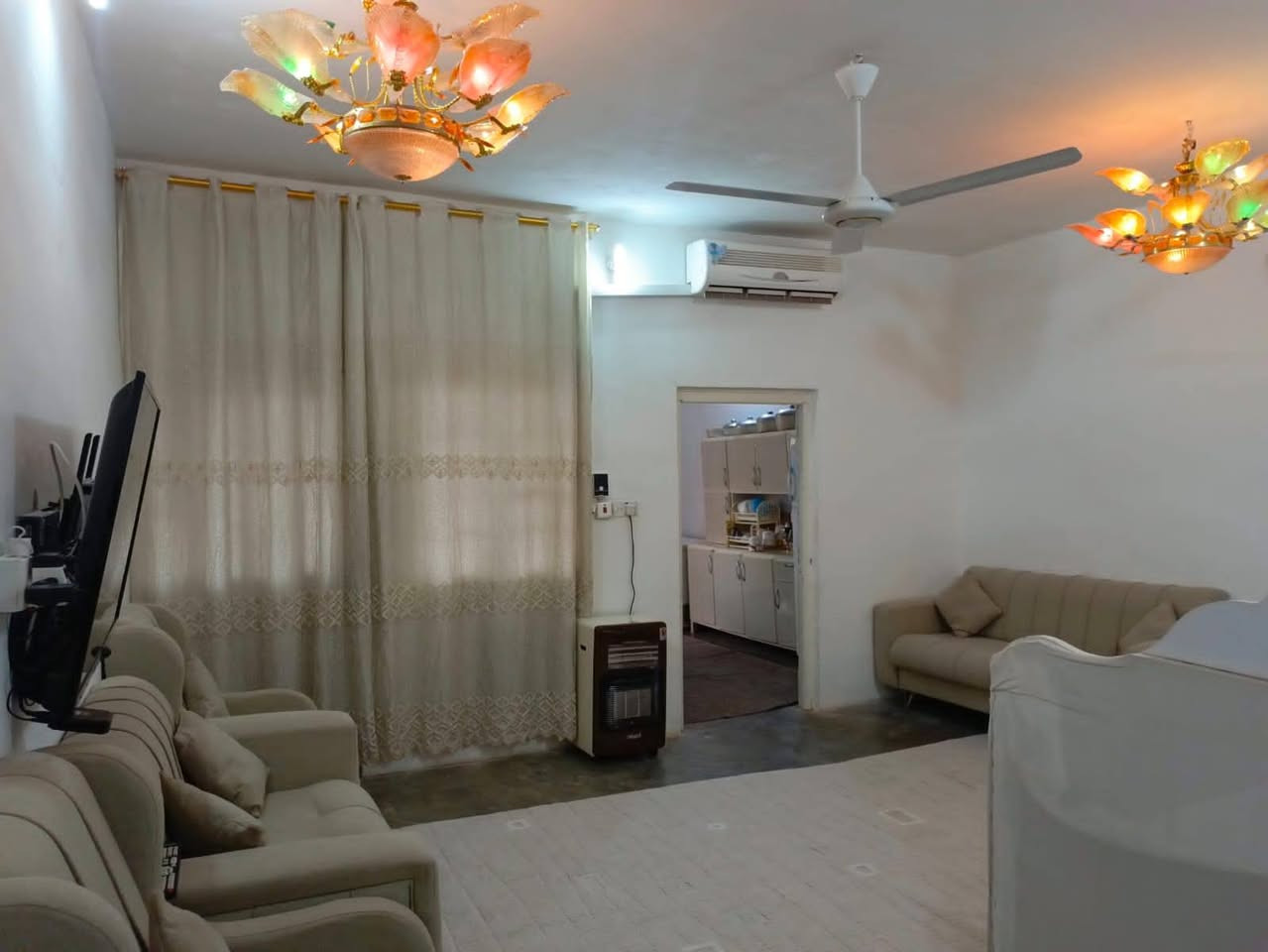 بسم الله الرحمن الرحيم بيت للبيع توله فروش قرب جامع الرحمان مساحه110متر نوع العقار(رقم بلديه ) معاملة الطابو جاهز بناء طابق واحد عدد غرف نوم1
استقبال 
منور 
مطبخ حمام صحيات 2
ترك صغير خلف البيت+ طرمه امام البيت السعر 37مليون وبي مجال رقم الهاتف***********واتساب
