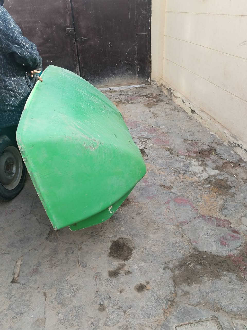 كاسحة.. البي.  كرواتي.. للبيع جديده بمعنى الكلمه🏅👍🏽 شرط النضافه... كامله هيه و قواعدها... ***********.
