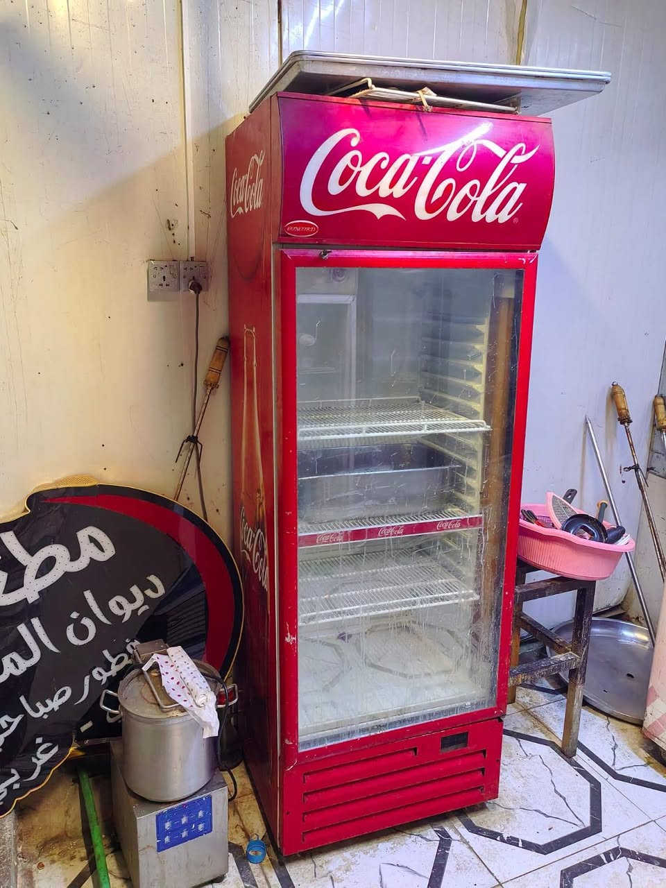 السلام عليكم ورحمة الله وبركاته 
مكلف بنشر 
غراض مطعم للبيع 
شلعه وحده 
هواي بعد اكو غراض ممصوره
المكان البصره المعقل 
للأستفسار أكثر الأتصال بصاحب الغراض 
***********
تحياتي للجميع أخوكم وخادمكم شيف يوسف الحربي
