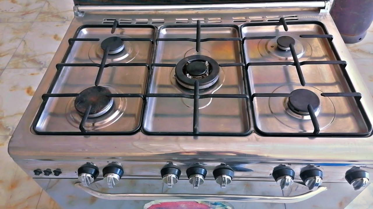 طباخ حجم كبير مصري الجي نظافته ١٠٠ب١٠٠ التحرير شارع جامع الصديق معرض ومزاد الجوهره مجاور محطة النبع الصافي ***********
