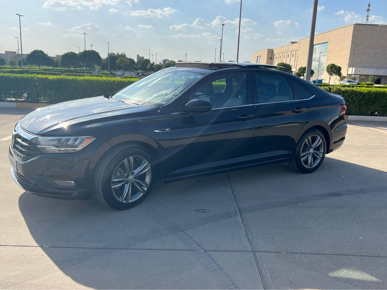 Jetta Rlin 2021
روبع بۆنیت کەمتر سبوغە بەبئ داخلی. هەموو شتی بەشەرتە رادار و گێر و مەکینە ٤ تایەیی نوئ  51 هەزار رۆیشتوە سەیارەیەکی بئ مەسروفە

*********** أربيل, العراق
