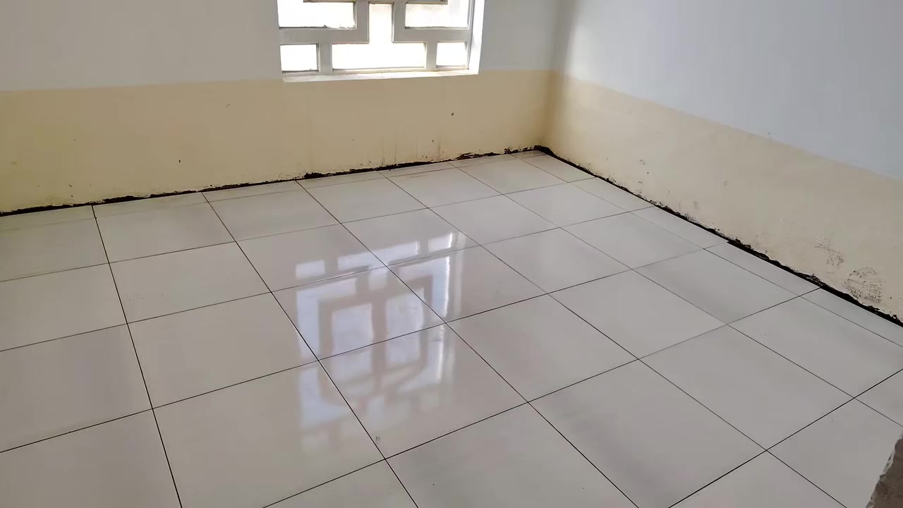 عمل الأرضية البورسلين ٨٠*٨٠  على يد حسن الشبلي رقم الهاتف ***********
