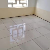 عمل الأرضية البورسلين ٨٠*٨٠  على يد حسن الشبلي رقم الهاتف 07805353503