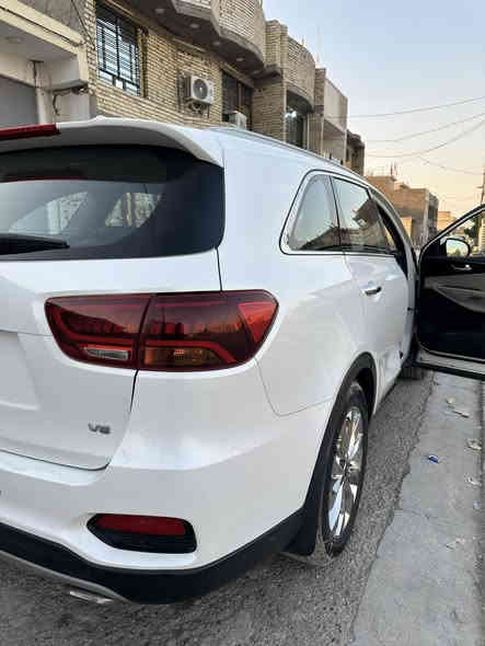 السلام عليكم 
سورنتو 2019 فول مواصفات على اخر حبايه
السياره مكفوله من كل شي كير ومكينه وكشر 
السياره بيه بارد وموجود بالصور زغير 

ماشيه 86
تخم تاير 
باتري 
صدر خلفي وامامي
كلهم وكاله تبدلو قبل شهر 
مكان السياره بغداد 
السعر 270
***********
