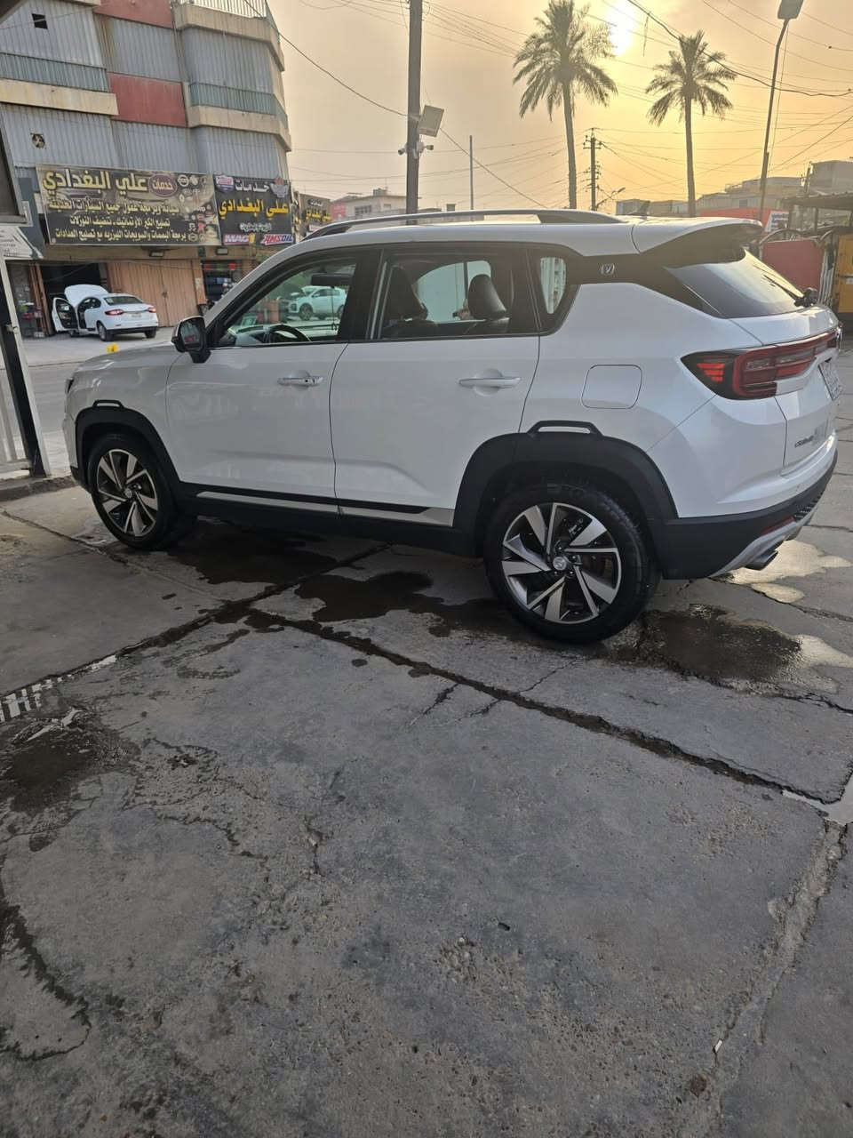 للبيع شانجان سي اس 35
بيها طخات خفيفه
ماشيه67الف 
نص فول 
موديل2023
استعمال نسائي
سعرها 120 ورقه

***********
