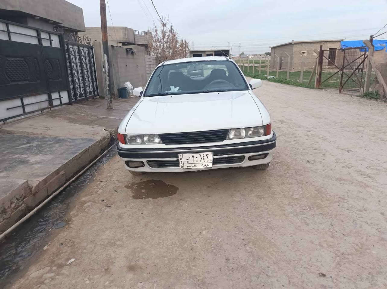 سلام عليكم اخوان مكفول بنشر سيارة مسربوشي كلاند موديل ١٩٨٨ سنوية عظم عاج شرط مكينه كير تبريد تدفئه سياره نظيفة قفل مركزي عندة بطاقة بانزين  شرط تحويل او وكالة سنوية منتهية صلاحيه ٢٠٢٣ مكان  سيارة كركوك بنجا علي سعر  ٤٥ وبيه مجال للطيبين 
للإستفسار  *********** كركوك, العراق
