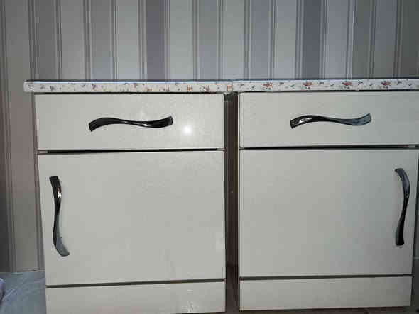 گەر هەمووی پێکەوە بکەین باشترین ئۆفەر کۆی گشتی 5 پارچە بڕی 225 هەزار دینار حیساب دەکەم قفڵی. 
شوێن/هەولێر

نرخی هەر سیسەمێك 60 هەزار دینار
نرخی هەر کۆمەندییەکان 30 هەزار دینار
نرخی مێز توالێت 100 هەزار دینار
 وەتس ئەپ/ ***********
