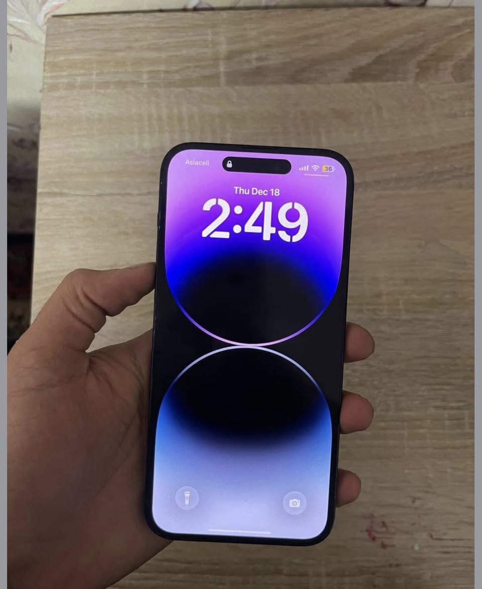 السلام عليكم ايفون 14pro max ذاكره256 مكفول من كلشي فقط مبدل شاشه اصليه 3 خيارات فيس ايدي شغال بطاريه 96 بلاديه مكان بغداد البنوك السعر 650 لل استفسار ***********

