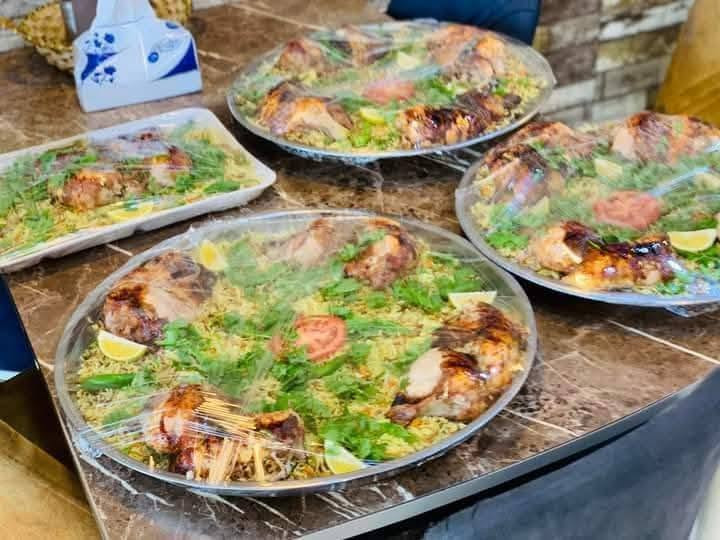 #بسم_الله_الرحمن_الرحيم

#متواجدين_من_الساعة7صباحا_الى_9مساء

يوجد لدينا #مندي_دجاج🍗🍗🍗
درجه اولى طعم يخبل😃 

تمن مرق بنواعها مع خبز ومقبلات 😋😋😋 اكل بيت فول طعم ونظافه
سعر النفر 3 الف 

يوجد #دجاج_شوي مع برياني ومقبلات 🐔🐔🐔
دجاج هش حلقوم😲😯 

يوجد لدينا اطيب لفات 🌭🌮🌭🥪😋😋 
كص دجاج 1000دينار درجه اولى 
 
طعم ونظافه 🤫فول

العنوان:باشاكوبري مقابل بنزين خانه الحكوميه 
الهاتف:*********** للطلب الاتصال عل الرقم التالي
يوجد خدمة توصيل
