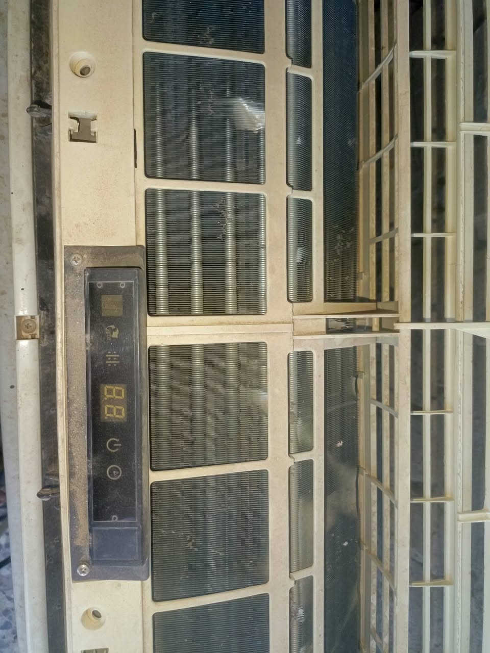 سبلت كارير شرط الشغل ما مصلح مع بواري و وايرات جديدة كله كامل الغاز مجموع بيه طن ونص
السعر 350 الف
العنوان كربلاء نهاية حي العامل قرب مول البغدادي 
للاتصال 
***********
