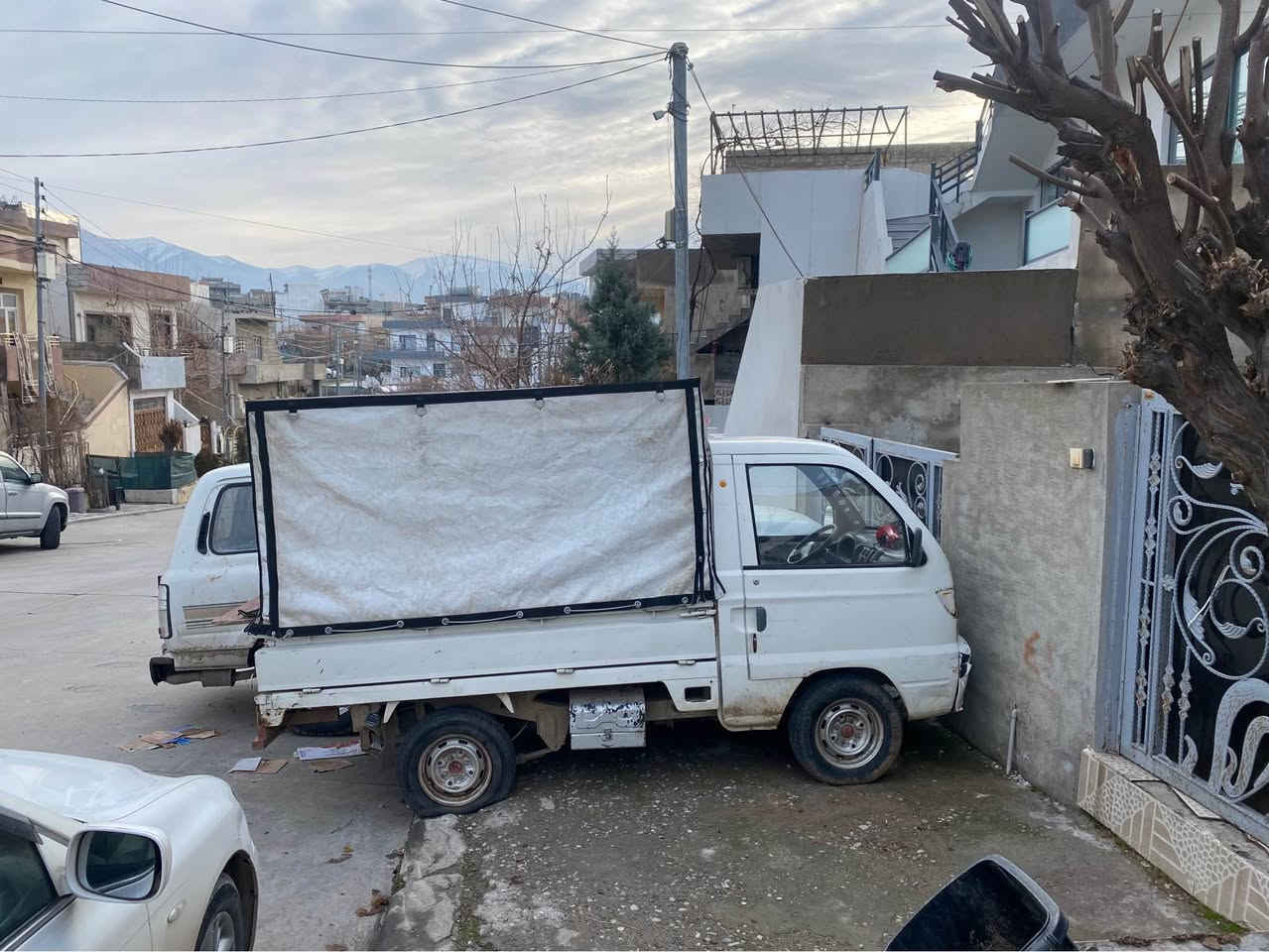 هایفی بچوک بۆ فرۆشتن مەنەفێستی عەسڵی لەگەڵە گێرو مەکینەو ئەکسلی زۆر مەزبوتە تەقەو رەقەی نیە سەیارەکە زۆر جایزەو ماڵی کەسابەتە پارەی ماتۆڕێکە
شوێن سلێمانی
*********** السليمانية, العراق
