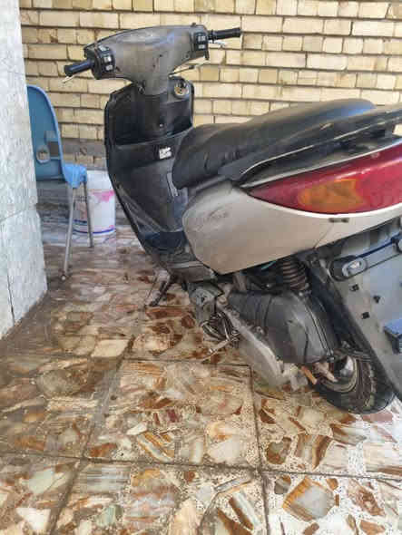 السلام عليكم دراجه بريز للبيع الدراجه البلاديه ختم واحد نكره سلف نواقصهة بس جبنه مال كلج و تبديل قايش الدراجه خرسه السعر 550وبيهة مجال المكان بغداد الحريه الرقم ‏‪0775 648 6661‬‏
