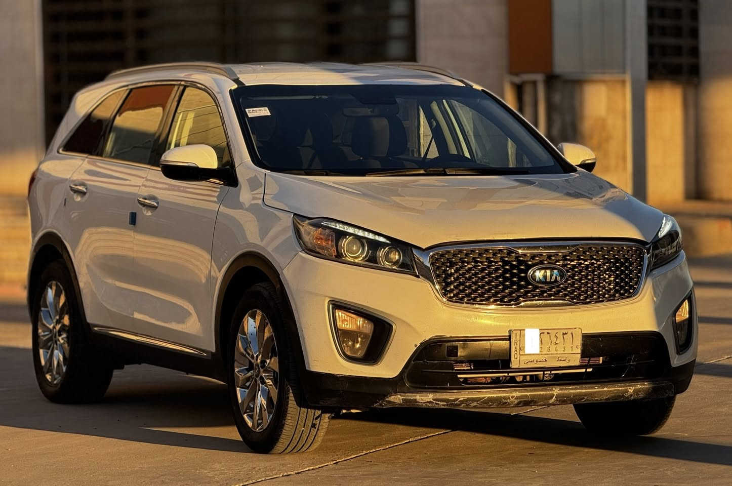 🚘 KIA SORENTO 🚘
سورنتو مديل 2017 وارد امريكي محرك 6 سلندر 7 راكب مواصفات عاديه 3 قطع تبريد دريڤ مود 3 وضعيات قيادة فور ويل تحكم ستيرن مري كهرباء + مواصفات اخرى 
رقم واسط تحويل مباشر 
العنوان : بغداد البياع
للأتصال : ***********
