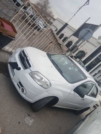 أفيو • ٢٠١١ • جير عادي