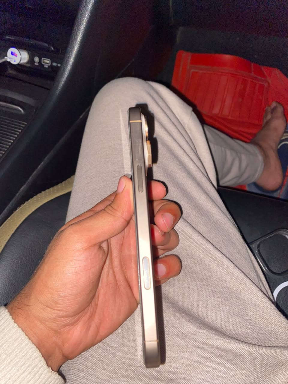 16 برو ماكس مستخدم  الجهاز نضيف كلش بمعنى الكلمه   بطاريته 99 رايده1400    *********** اتصال 

*********** واتساب مكاني بغداد الشعب
