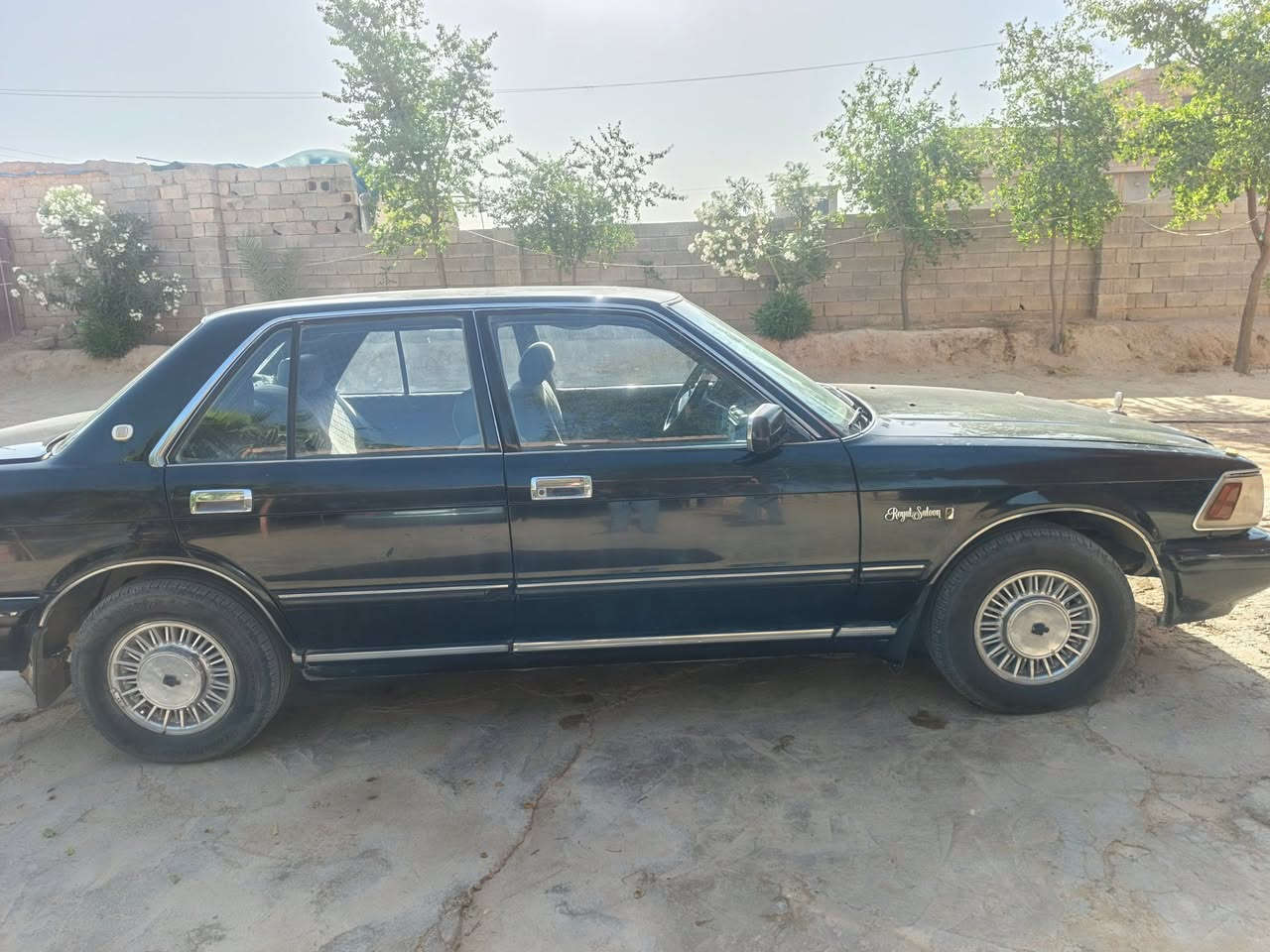 سلام عليكم  سيدان للبيع موديل 1990 رقم نكليزي بسمي محرك بطه 2500 تبريد السياره كير تومتيك  حيل نظيفه بيه جاملغ صبغ  سنويه جديده العنوان صلاح الدين /السعر60بيه مجال//‏‪***********‬‏
